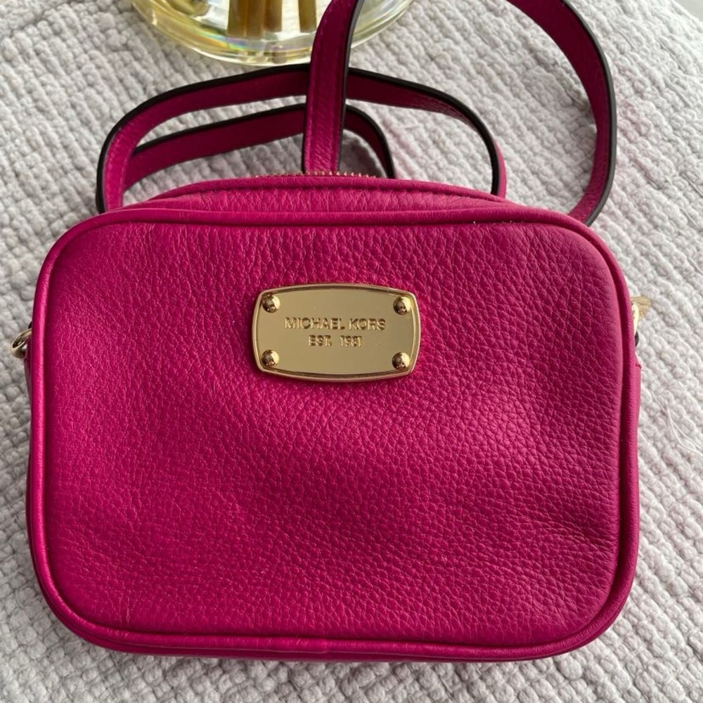 Michael Kors Small Hamilton Crossbody Pink with Gold Hardware Pristine Condition